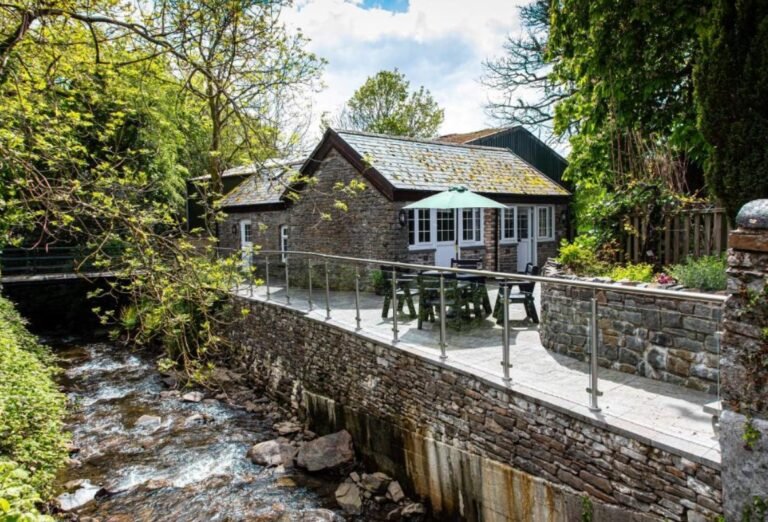 Swansea Valley: Location, History, Weather, Things to Do & Travel Guide Swansea Valley Weather
